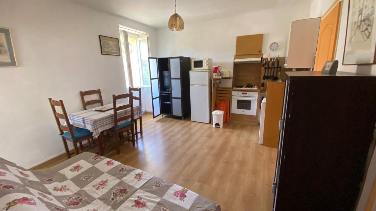 A Petricaghja Lägenhet Alata Exteriör bild
